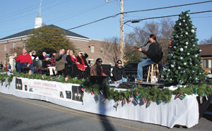 Don Gibson Theatre Float Featured Luke Edwards