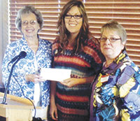 Erica Yelton receives scholarship