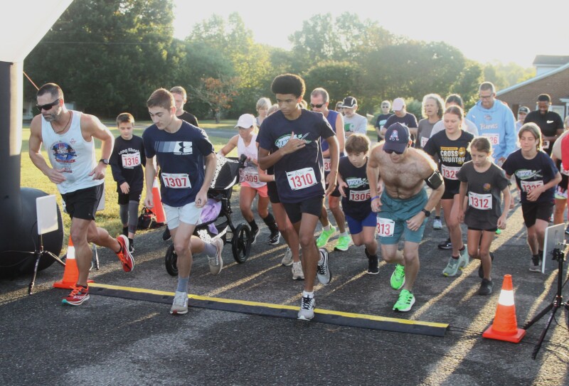 The start of the Belwood Run for Hunger 5K.